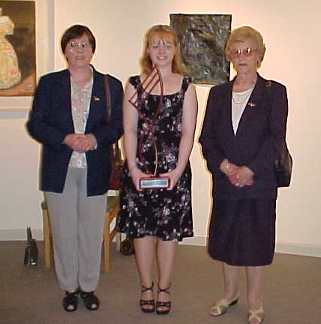 Award winner, Catriona O'Connor, with her mother, Ita (left) and grandmother, Mary, in Siamsa on Sunday night.