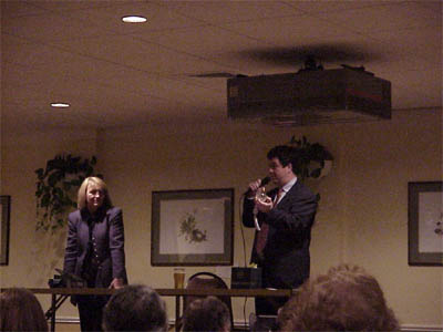 auction2-a.jpg (24850 bytes)